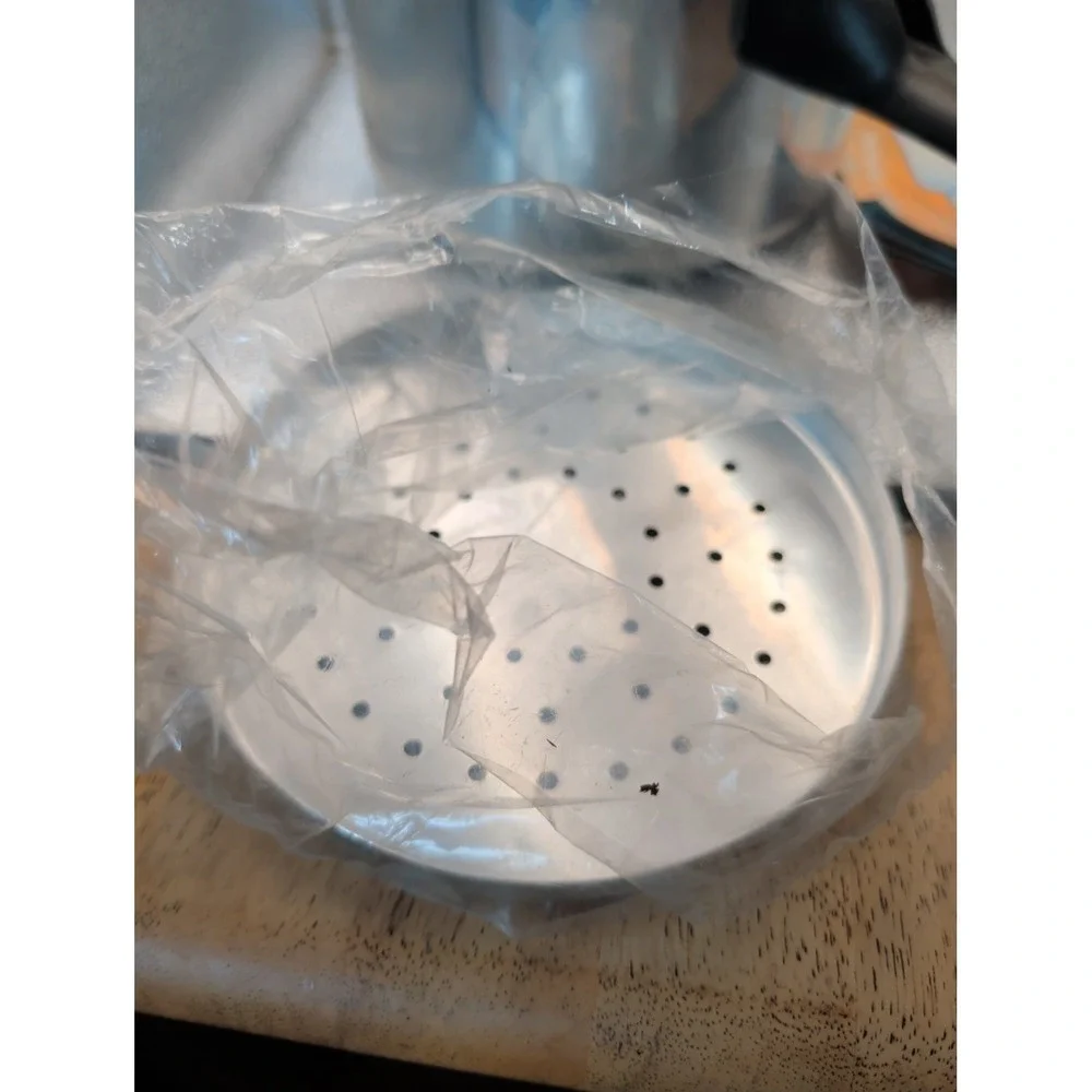 Maitres Pressure Cooker 4.2 Quart Aluminum Brazil Maitre's Never Used/ W  Manual
